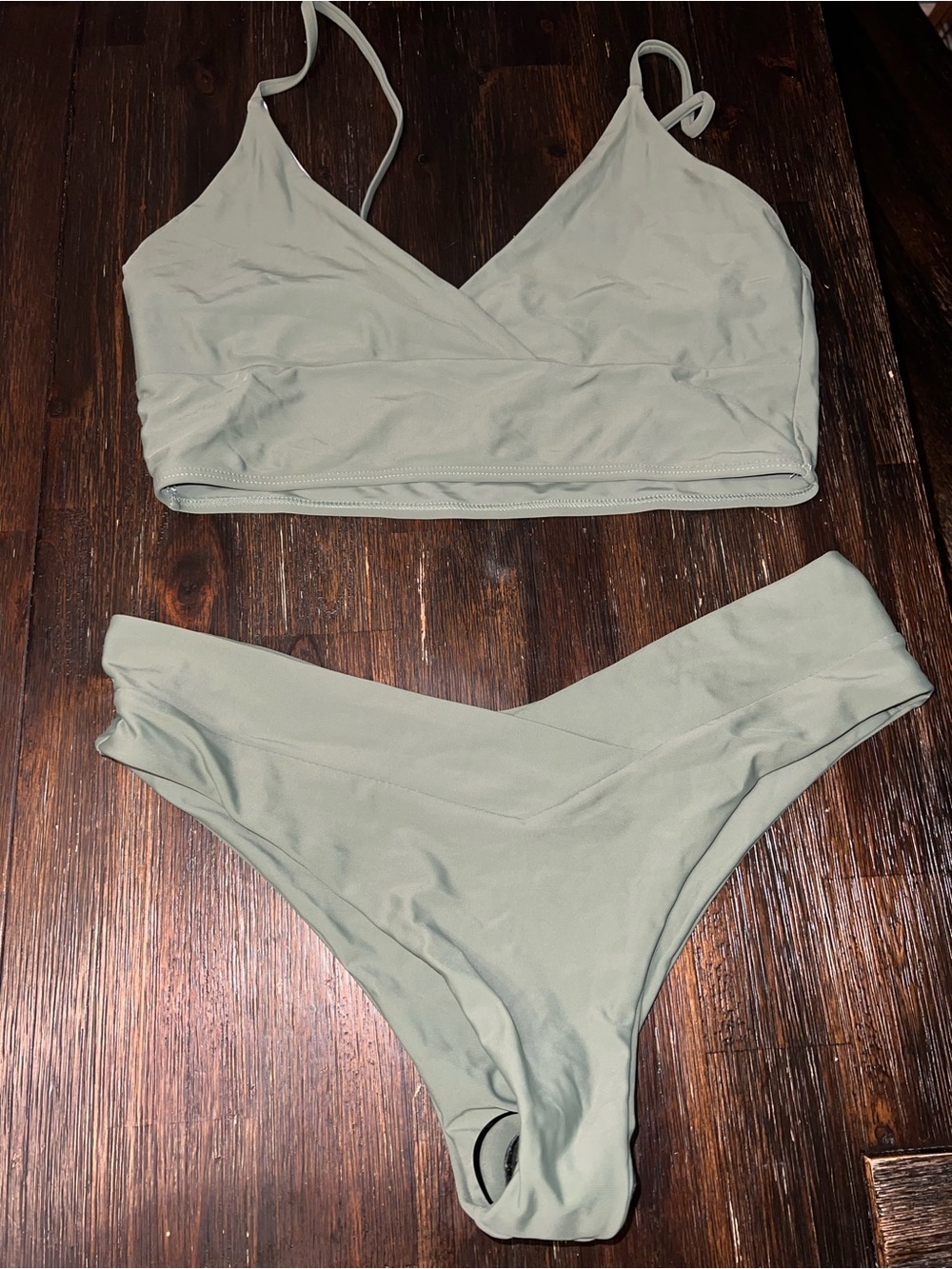 Green 2 piece baithing suit